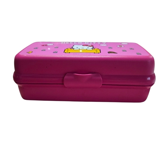 Tupperware Hello Kitty 2011 Lunch Box - Picture 2 of 4